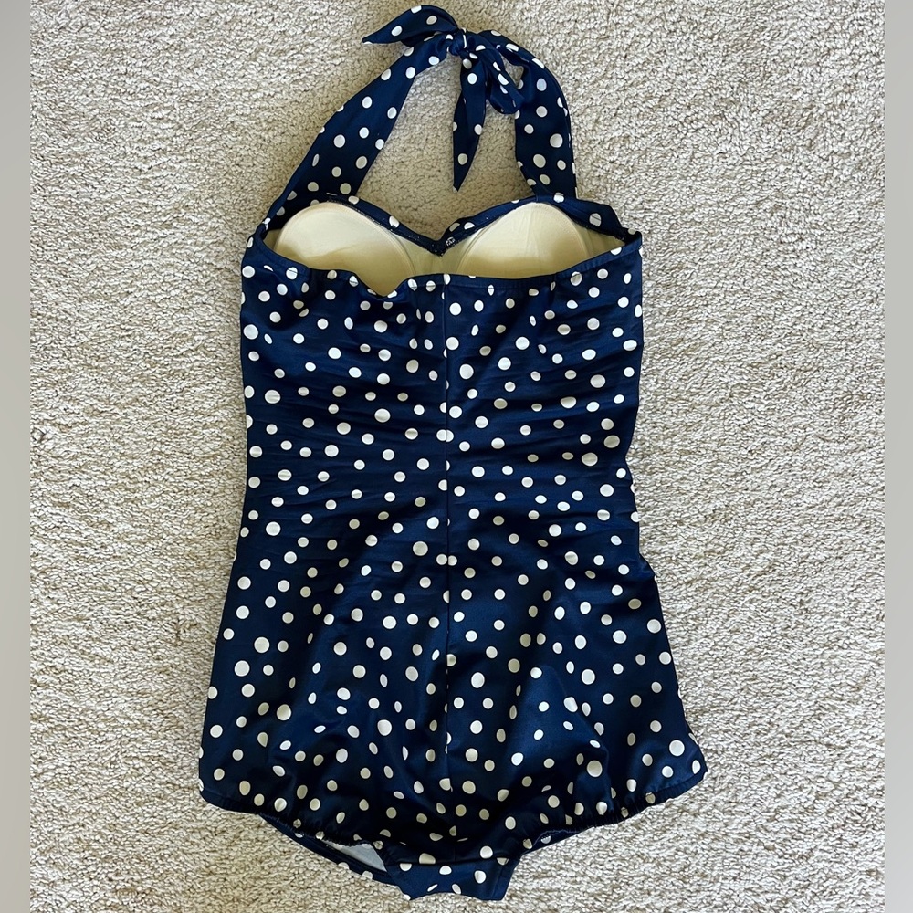 Bathing Suit - Picture 4 of 9